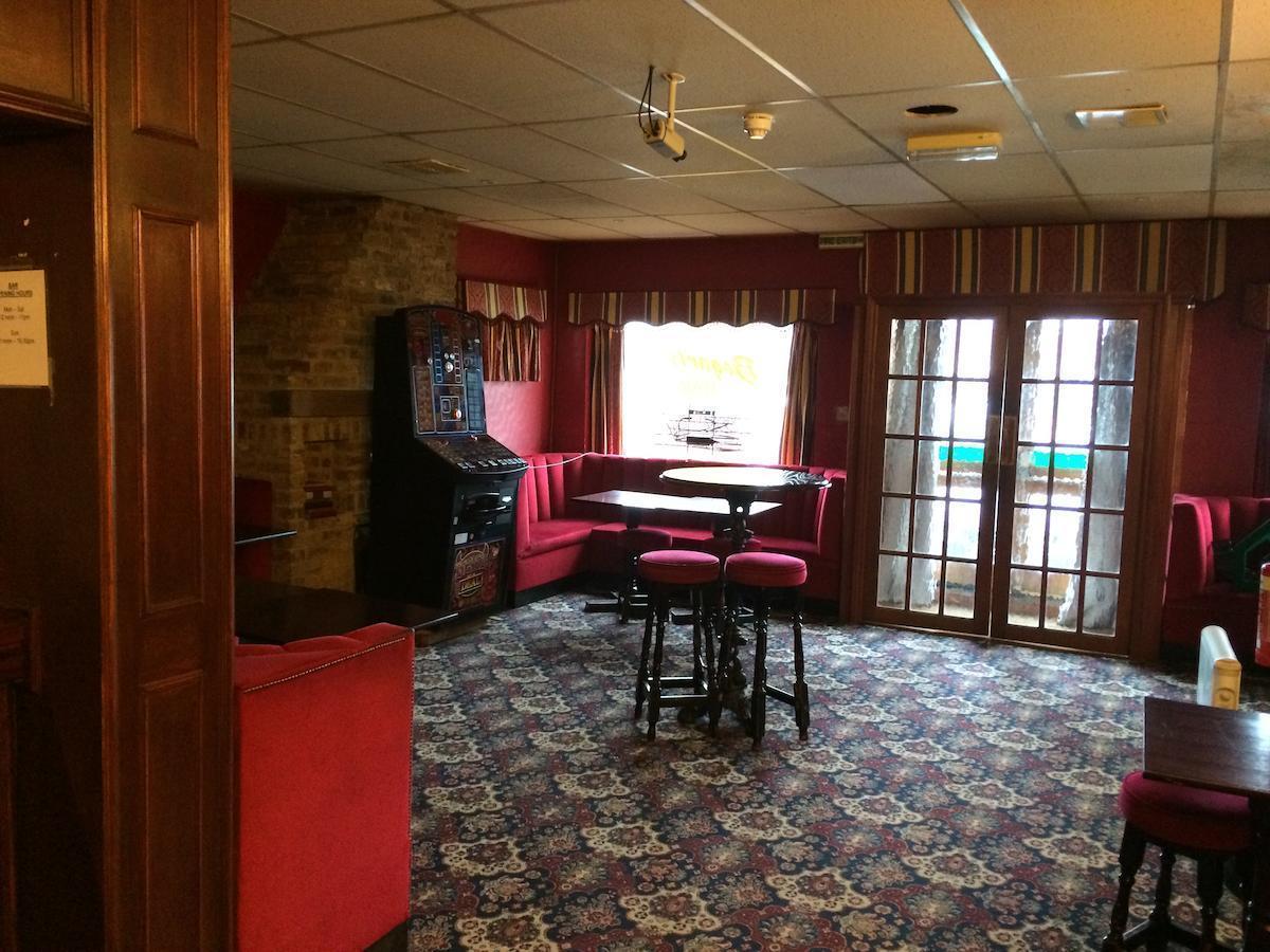 Lindal Hotel Хароу Екстериор снимка