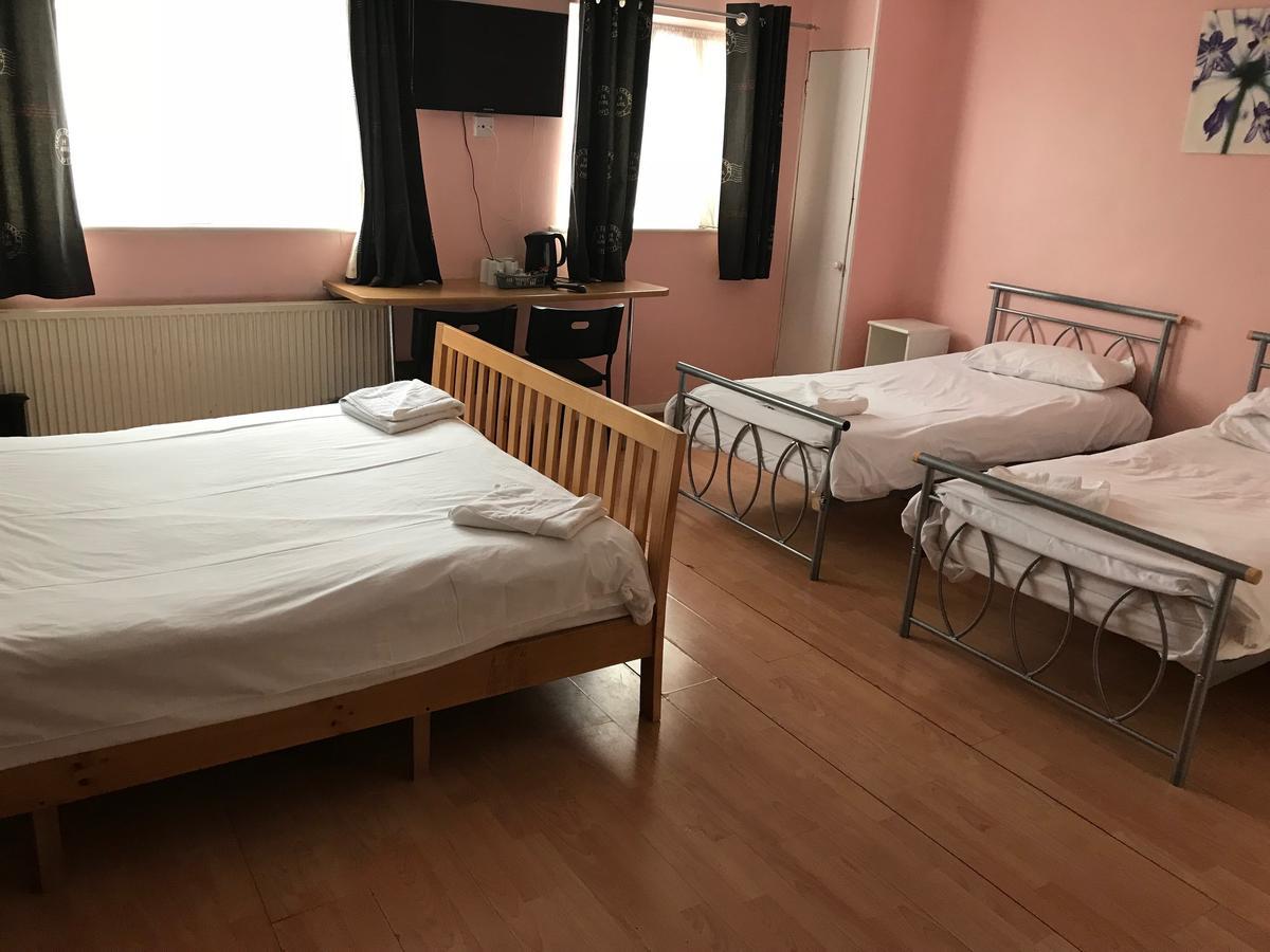 Lindal Hotel Хароу Екстериор снимка