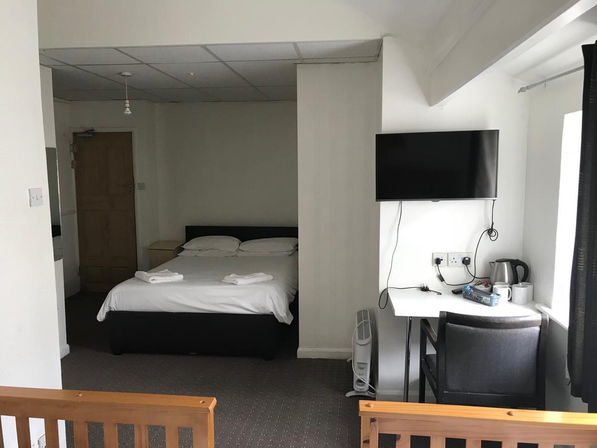 Lindal Hotel Хароу Екстериор снимка
