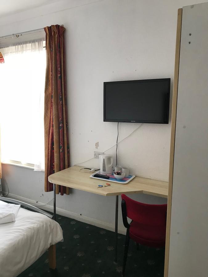 Lindal Hotel Хароу Екстериор снимка