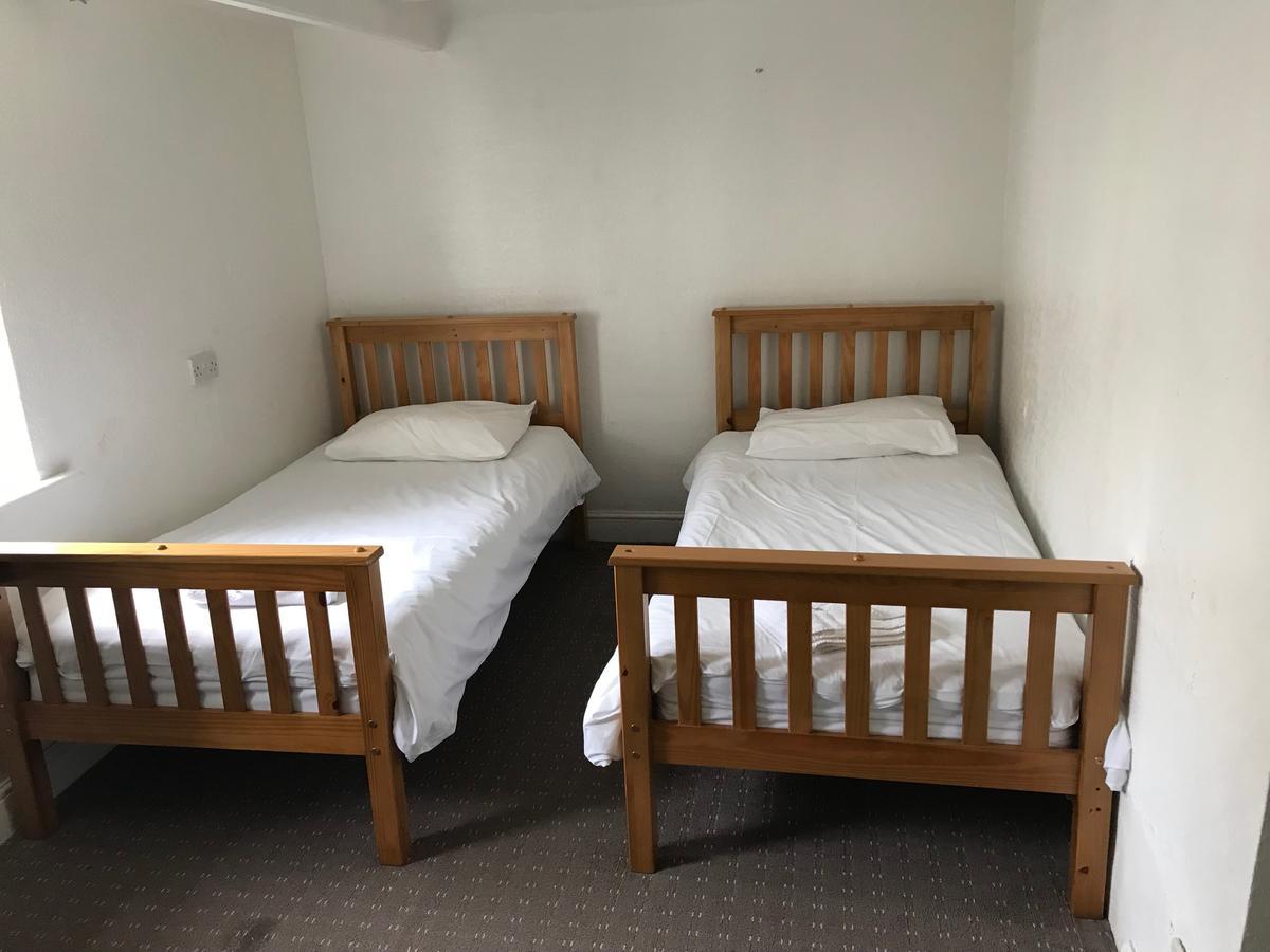 Lindal Hotel Хароу Екстериор снимка