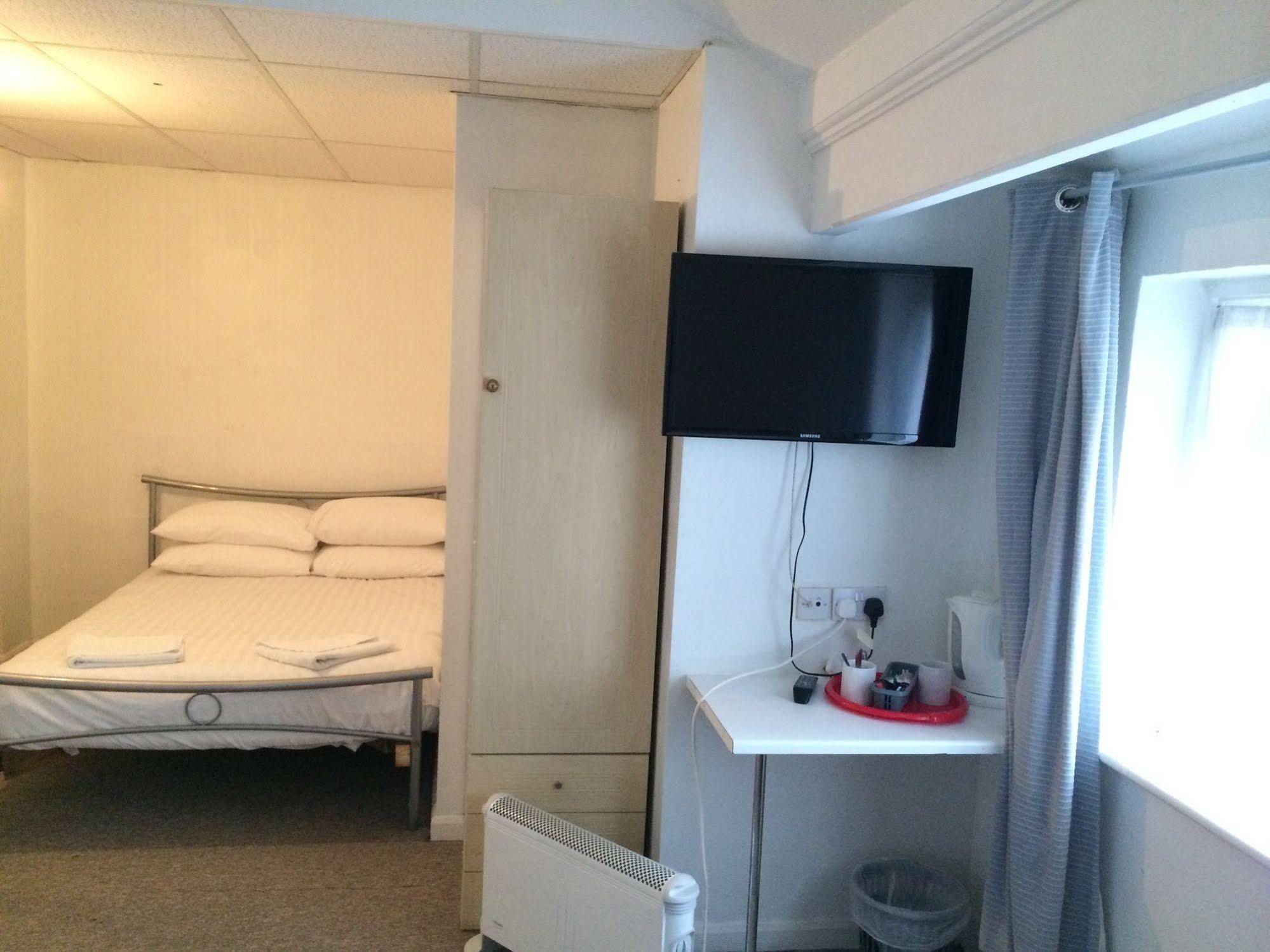 Lindal Hotel Хароу Екстериор снимка